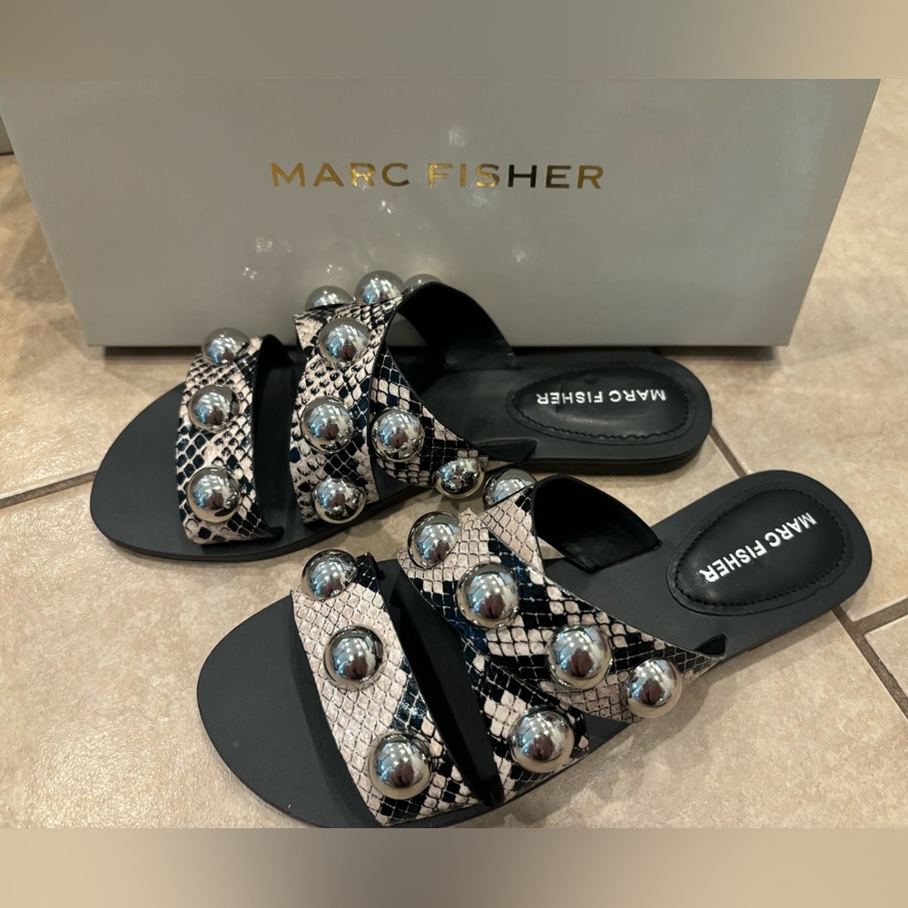 Marc fisher size 6 sandals
